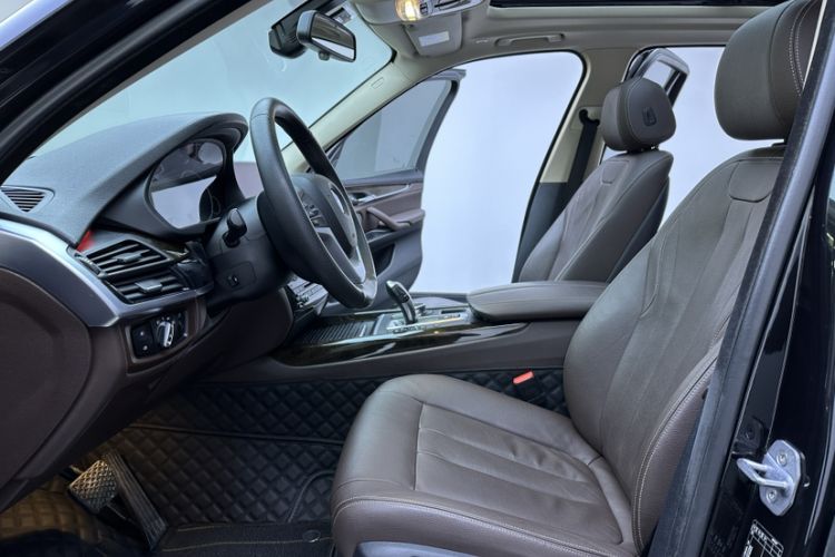 Used BMW X5 2018 xDrive28i Left Front Seat