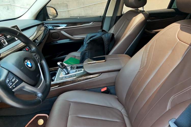 Used BMW X5 2018 xDrive28i Left Front Seat