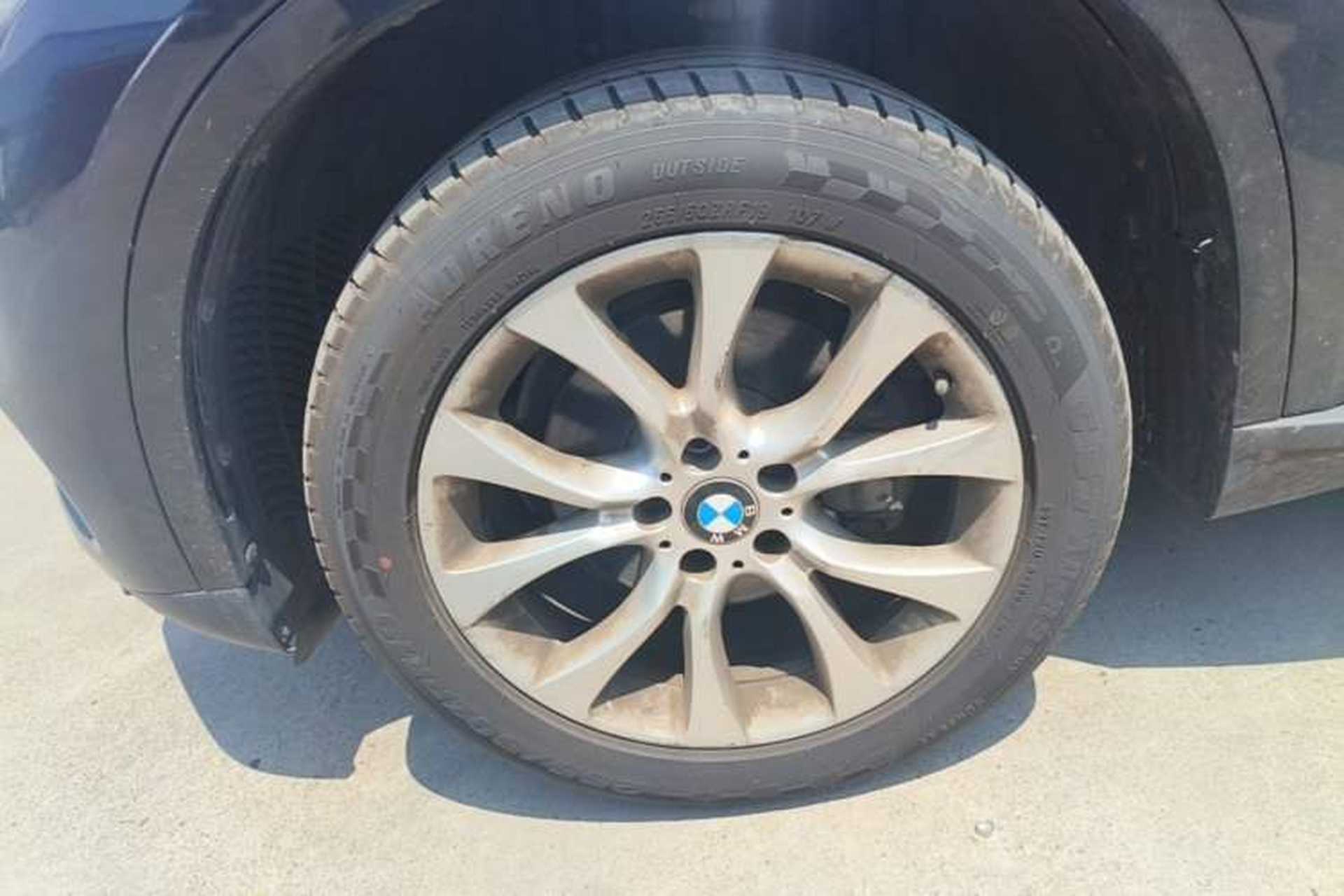 Used BMW X5 2018 xDrive28i Left Front Wheel Hub