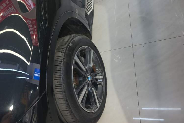 Used BMW X5 2018 xDrive35i Elegant Edition Left Front Wheel Hub