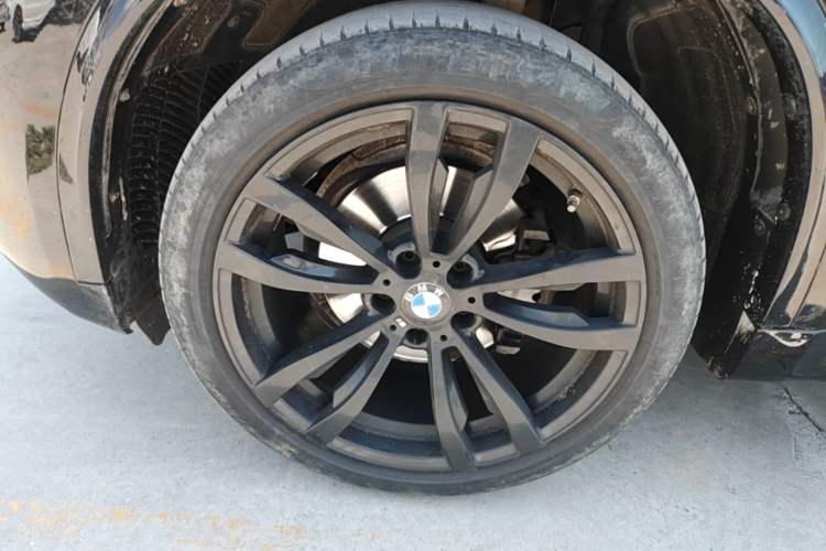 Used BMW X5 2018 xDrive35i M Sport Luxury Model Middle East Left Front Wheel Hub