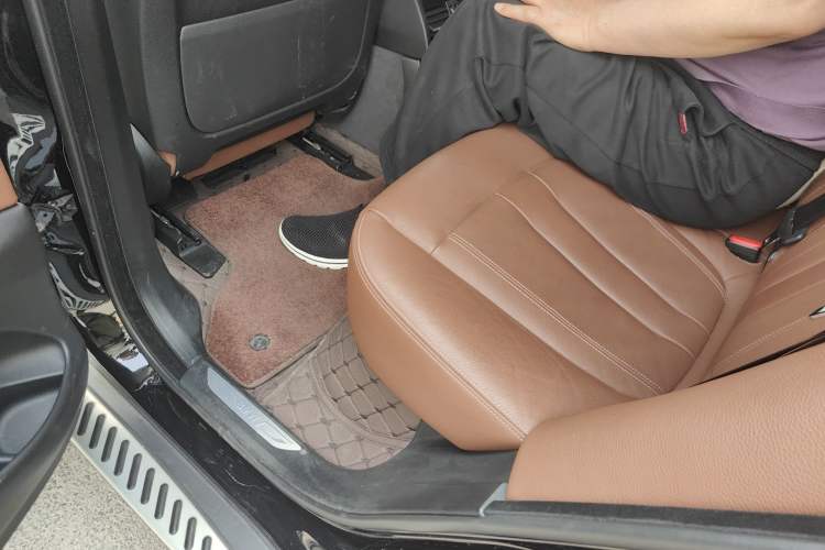 Used BMW X5  Left Rear Seat