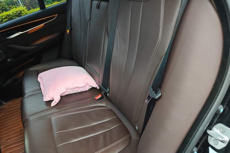 Used BMW X5 2018 xDrive28i Left Rear Seat