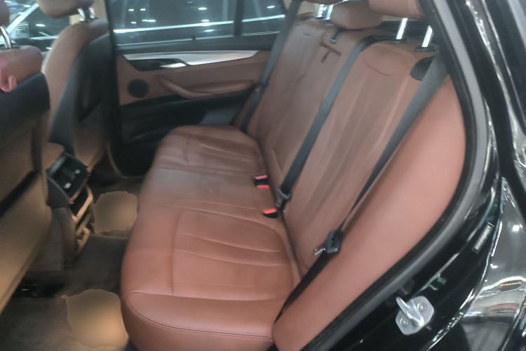 Used BMW X5 2018 xDrive35i Base Model Middle East Left Rear Seat