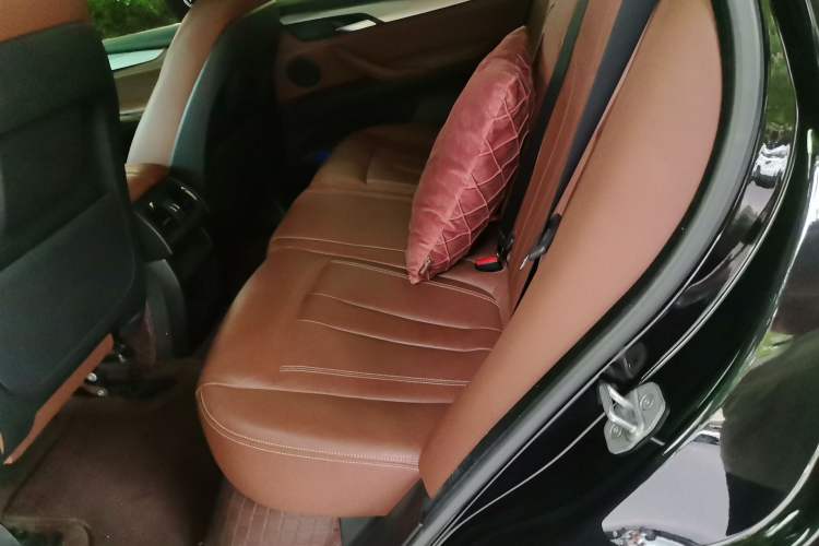 Used BMW X5  Left Rear Seat