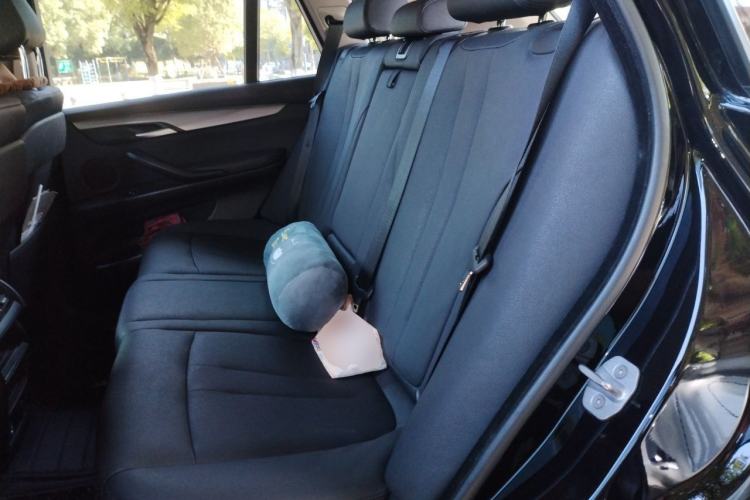 Used BMW X5  Left Rear Seat