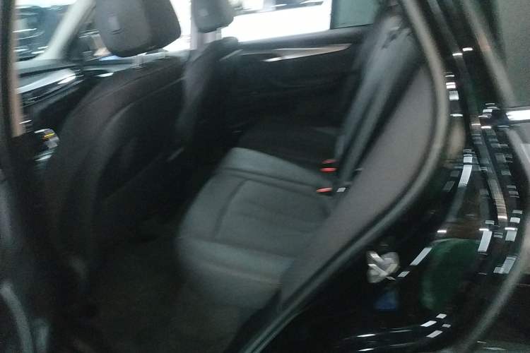 Used BMW X5 2018 xDrive35i Base Model Middle East Left Rear Seat