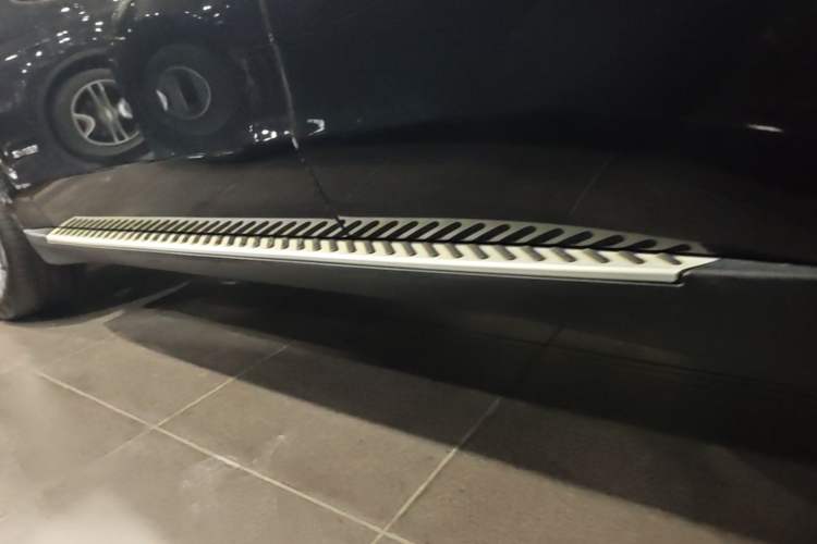Used BMW X5 2018 xDrive28i Left Side Sill
