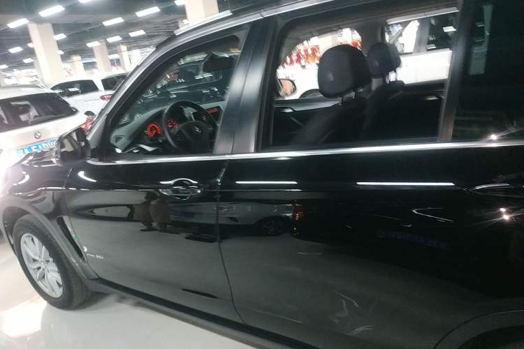 Used BMW X5 2018 xDrive35i Base Model Middle East Left Side