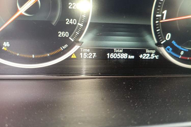 Used BMW X5 2018 xDrive28i Odometer Close Up