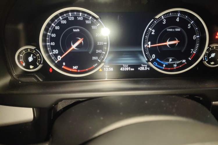 Used BMW X5 2018 xDrive35i Elegant Edition Odometer Close Up