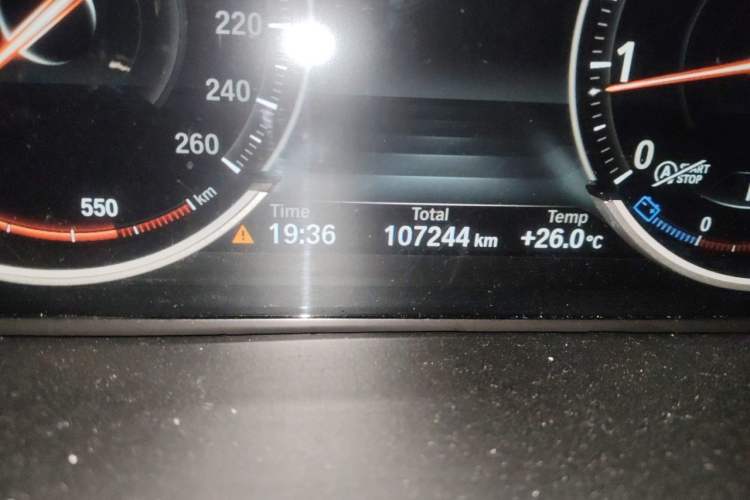Used BMW X5 2018 xDrive28i Odometer Close Up