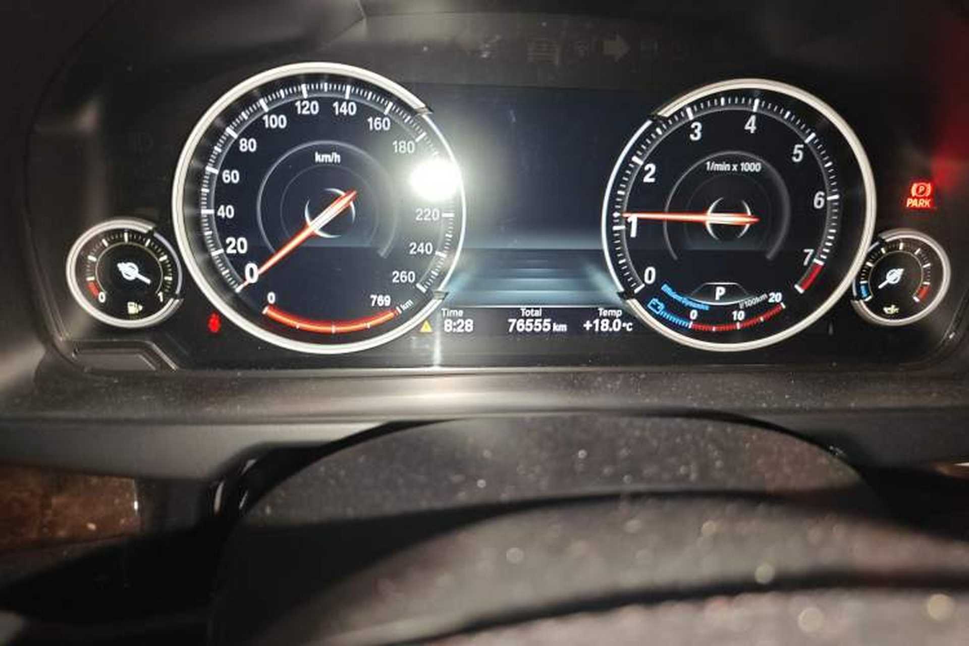 Used BMW X5 2018 xDrive28i Odometer Close Up