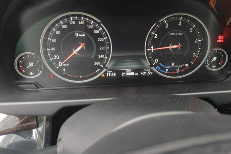 Used BMW X5 2018 xDrive28i Odometer Close Up