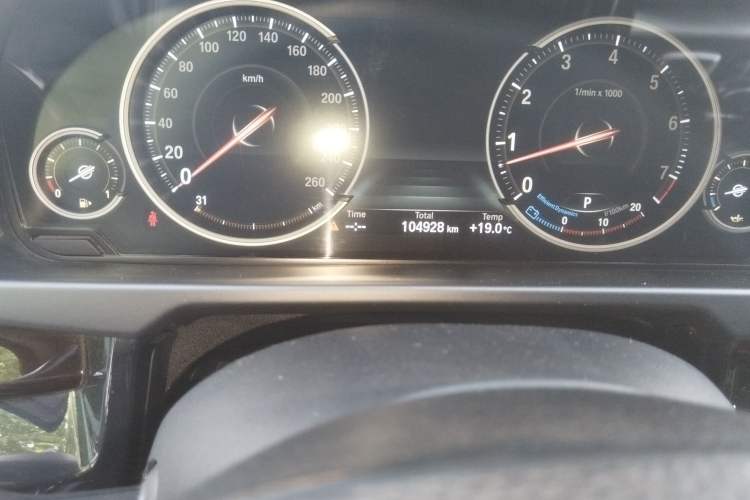 Used BMW X5 2018 xDrive35i Elegant Edition Odometer Close Up