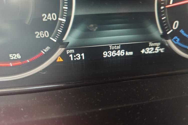 Used BMW X5 2018 xDrive28i Odometer Close Up