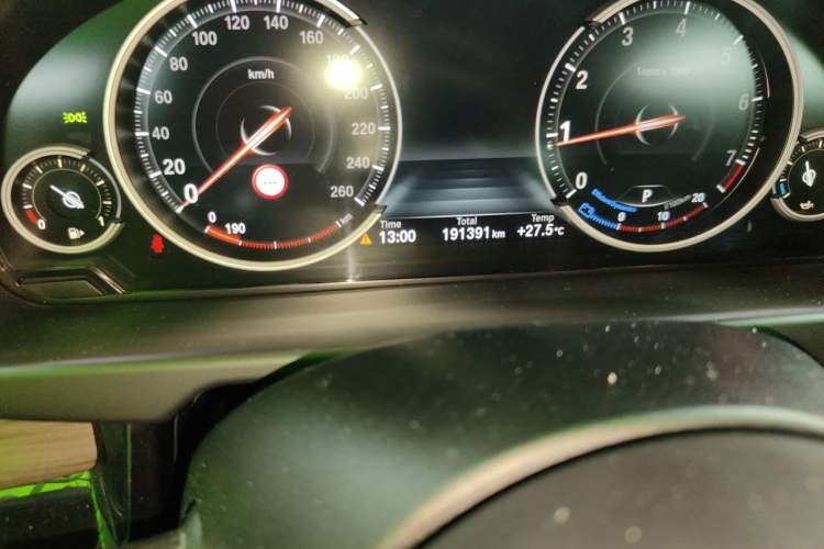 Used BMW X5  Odometer Close Up