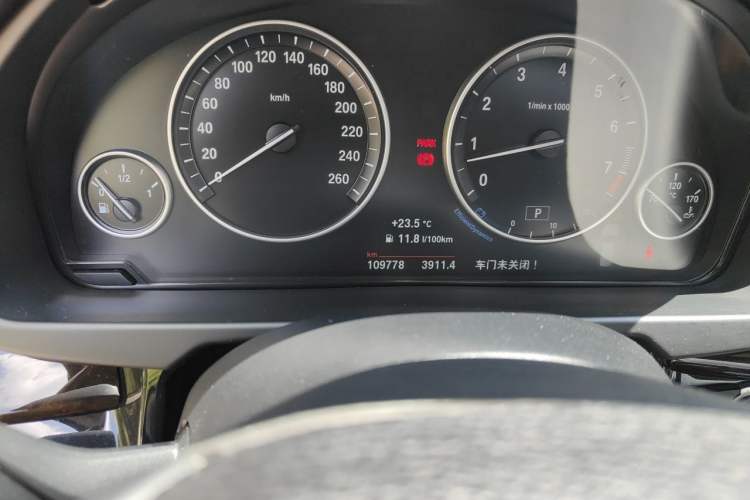 Used BMW X5 2018 xDrive35i Elegant Edition Odometer Close Up