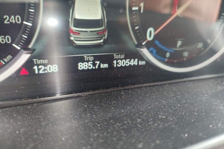 Used BMW X5  Odometer Close Up