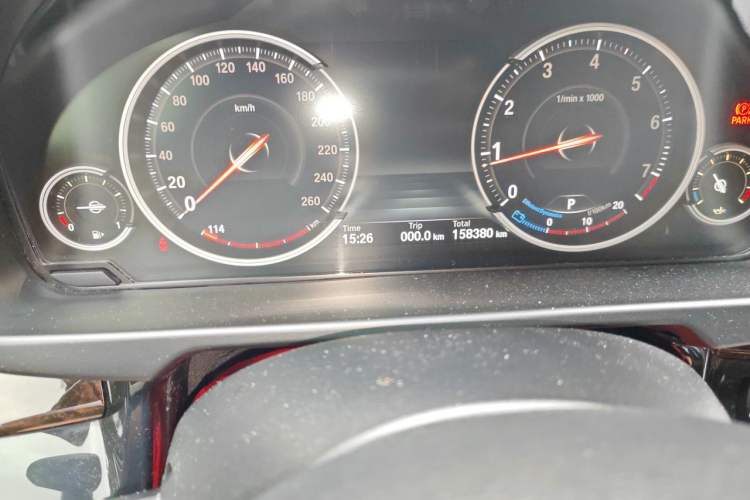 Used BMW X5 2018 xDrive28i Odometer Close Up