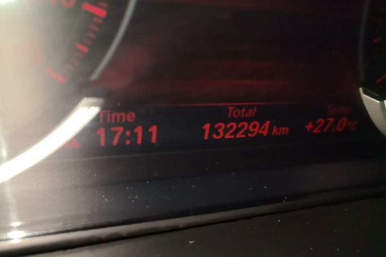 Used BMW X5  Odometer Close Up