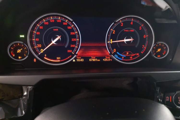 Used BMW X5 2018 xDrive35i Elegant Edition Odometer Close Up