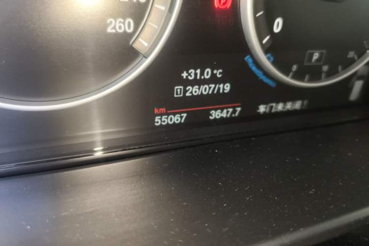 Used BMW X5  Odometer Close Up