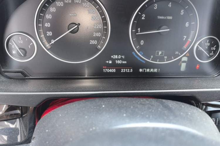Used BMW X5 2018 xDrive28i Odometer Close Up