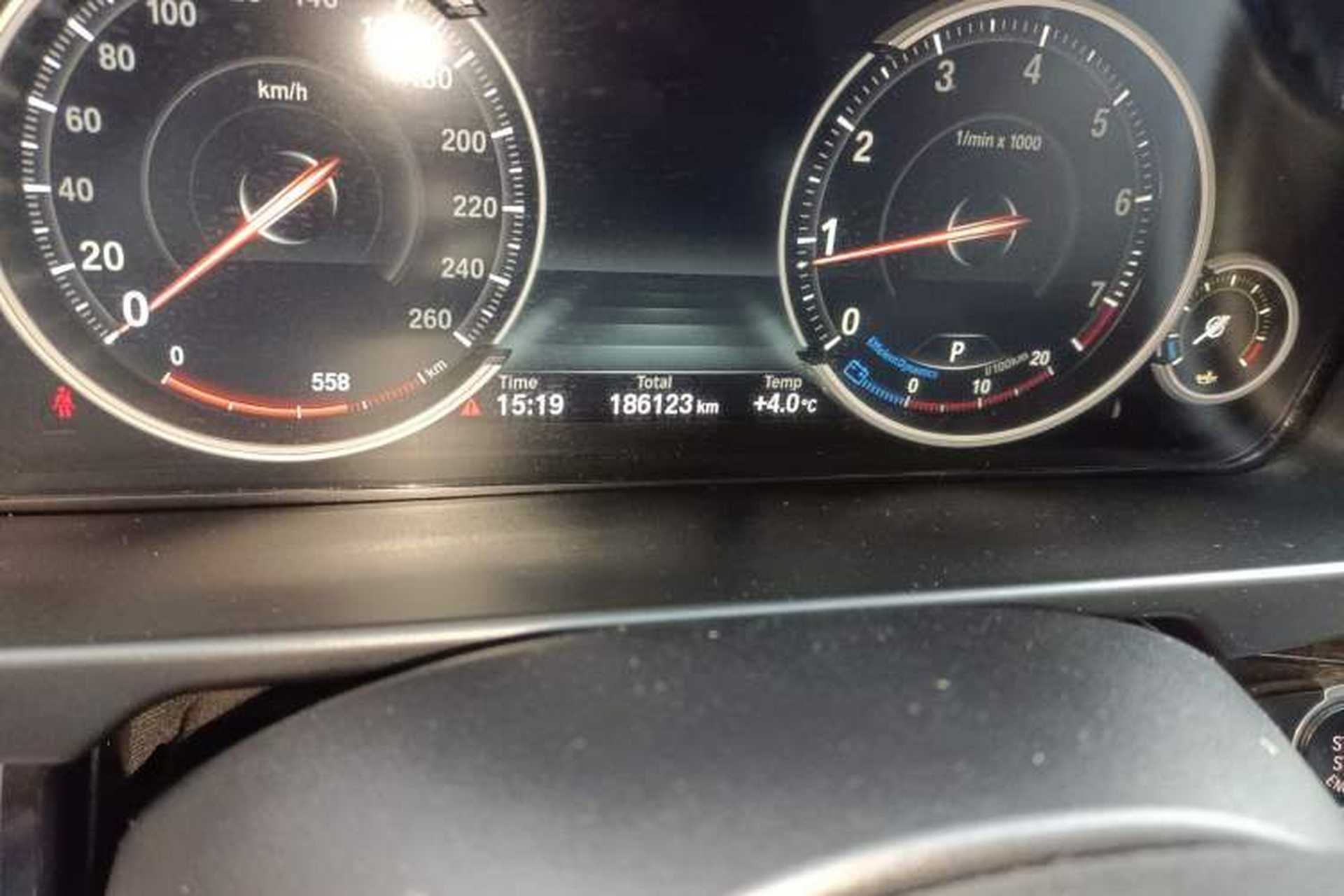 Used BMW X5 2018 xDrive28i Odometer Close Up