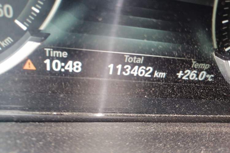 Used BMW X5 2018 xDrive28i Odometer Close Up