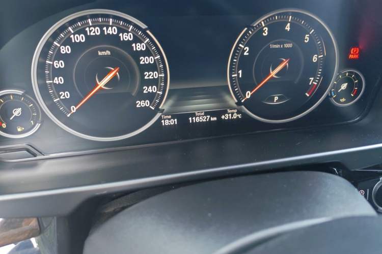 Used BMW X5 2018 xDrive28i Odometer Close Up