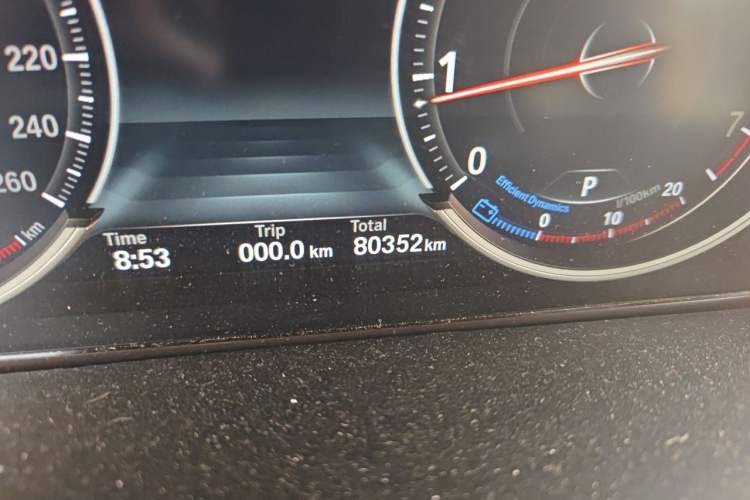 Used BMW X5 2018 xDrive28i Odometer Close Up