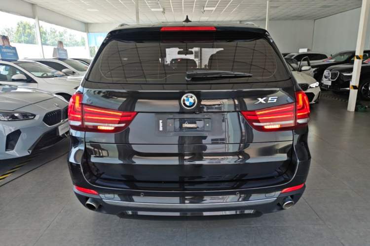 Used BMW X5 2018 xDrive28i Rear