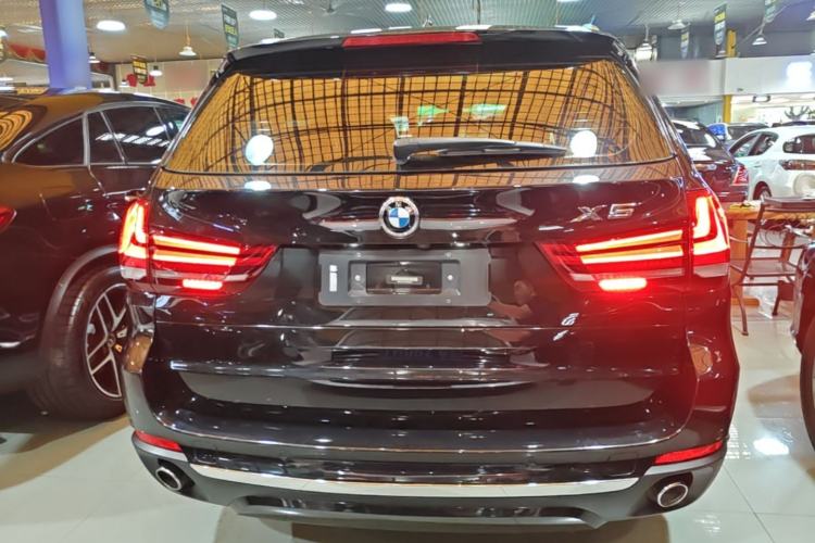 Used BMW X5 2018 xDrive28i Rear