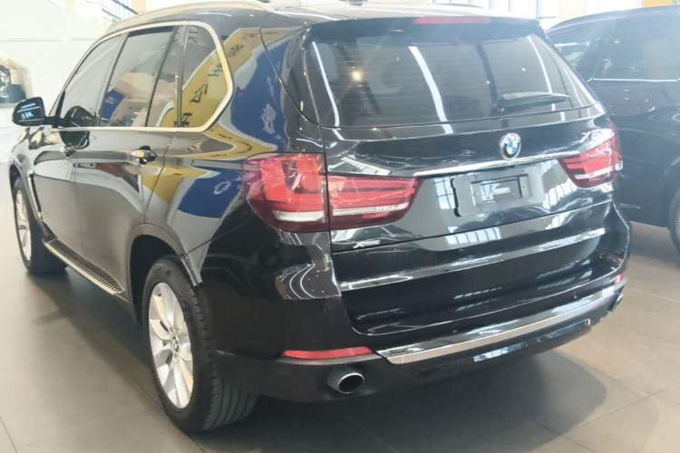 Used BMW X5 2018 xDrive28i Rear Left 45 Deg