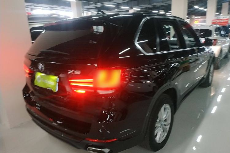 Used BMW X5 2018 xDrive35i Base Model Middle East Rear Right 45 Deg
