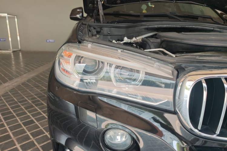 Used BMW X5 2018 xDrive28i Right Front Headlight