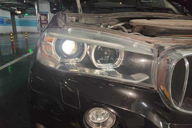 Used BMW X5 2018 xDrive28i Right Front Headlight