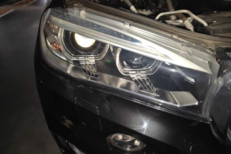 Used BMW X5 2018 xDrive28i Right Front Headlight