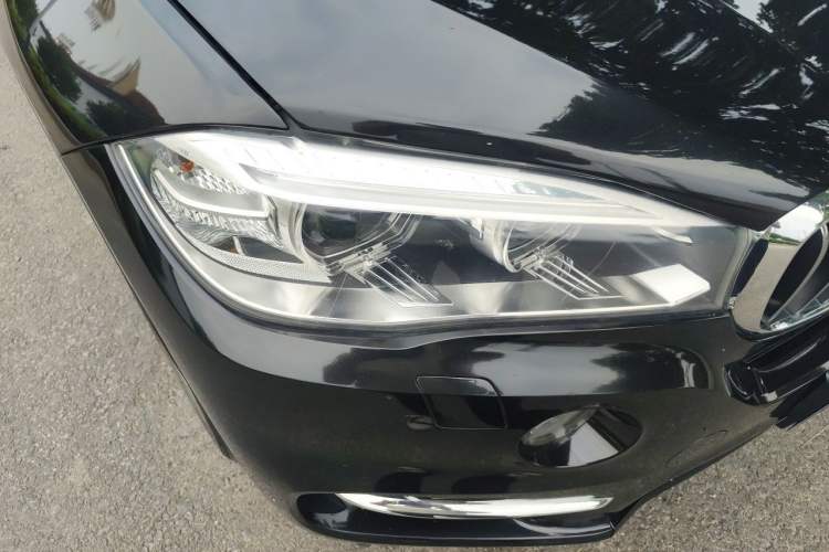 Used BMW X5 2018 xDrive28i Right Front Headlight