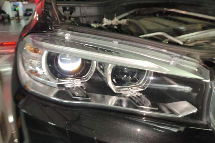 Used BMW X5 2018 xDrive35i Elegant Edition Right Front Headlight