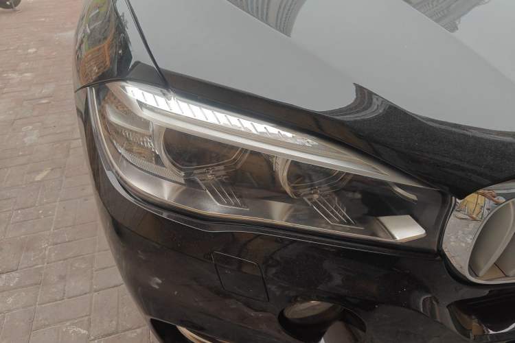 Used BMW X5 2018 xDrive28i Right Front Headlight