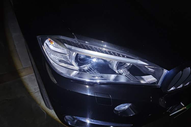 Used BMW X5 2018 xDrive28i Right Front Headlight