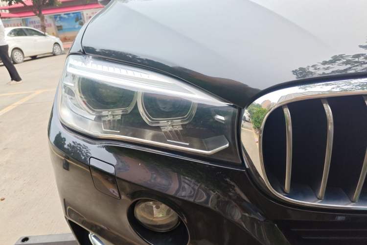 Used BMW X5 2018 xDrive28i Right Front Headlight