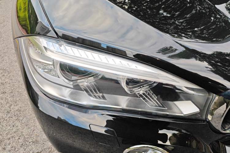 Used BMW X5 2018 xDrive28i Right Front Headlight