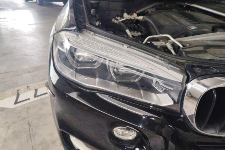 Used BMW X5  Right Front Headlight