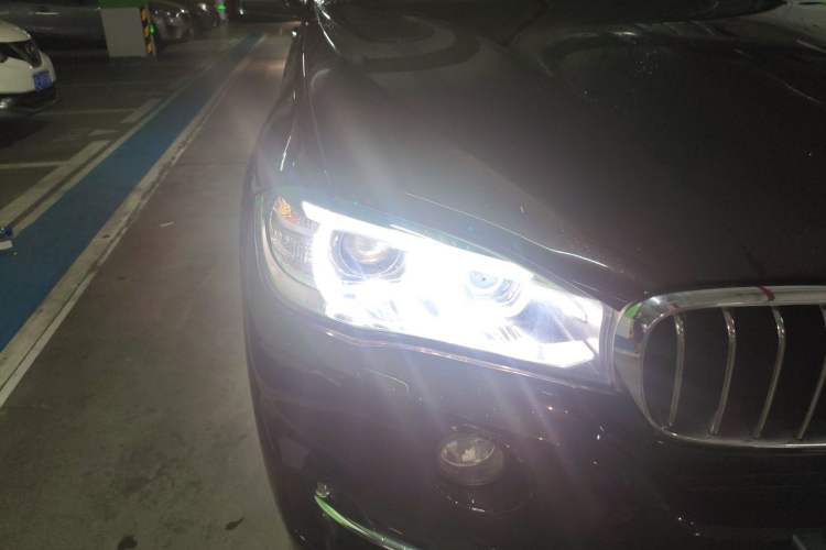 Used BMW X5 2018 xDrive28i Right Front Headlight