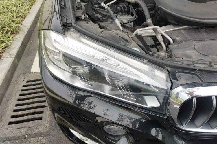 Used BMW X5 2018 xDrive28i Right Front Headlight