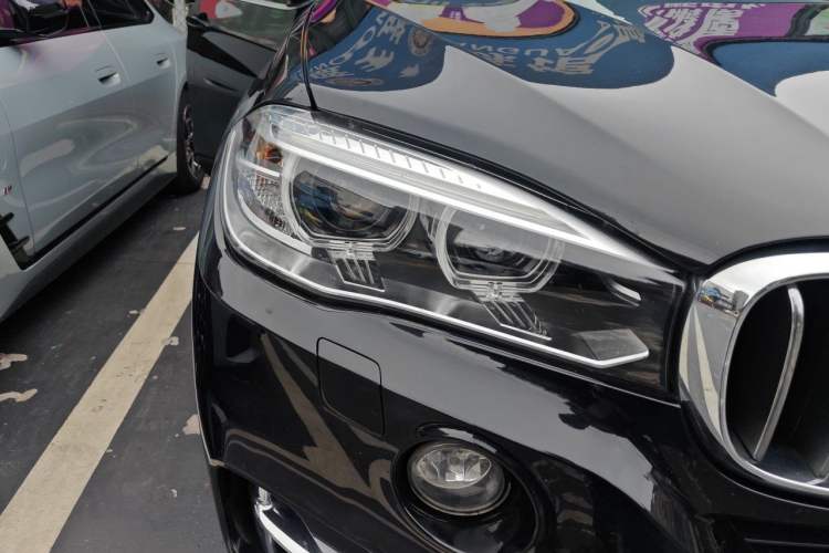 Used BMW X5 2018 xDrive28i Right Front Headlight
