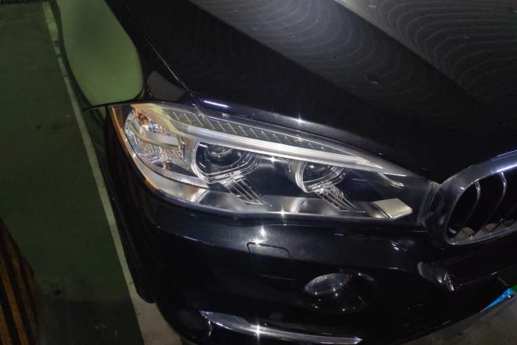 Used BMW X5 2018 xDrive28i Right Front Headlight